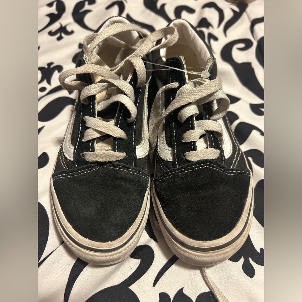 Vans Kids Black&White Lace-up Sneakers- size 13